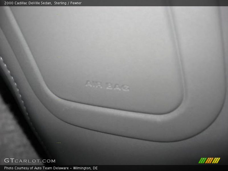 Sterling / Pewter 2000 Cadillac DeVille Sedan