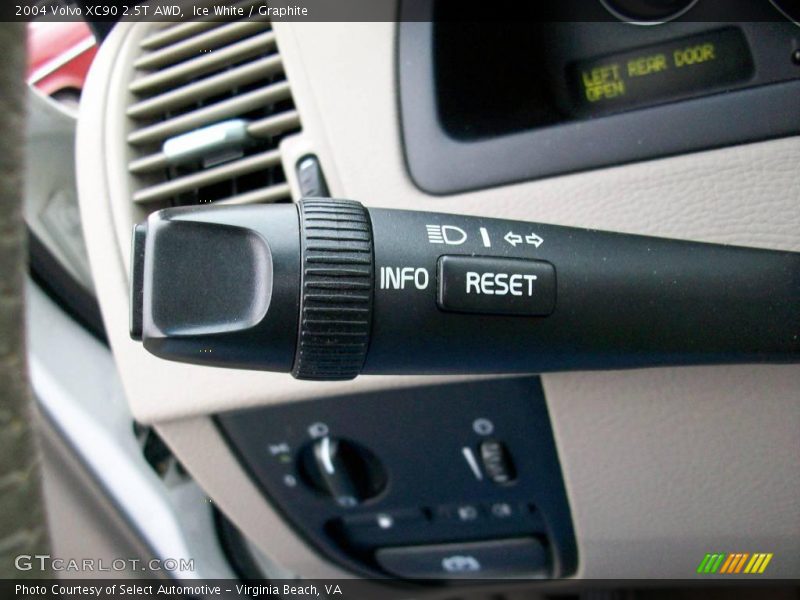 Ice White / Graphite 2004 Volvo XC90 2.5T AWD