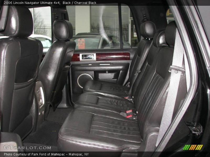 Black / Charcoal Black 2006 Lincoln Navigator Ultimate 4x4