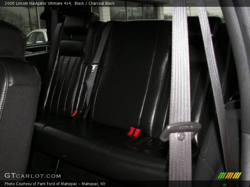 Black / Charcoal Black 2006 Lincoln Navigator Ultimate 4x4