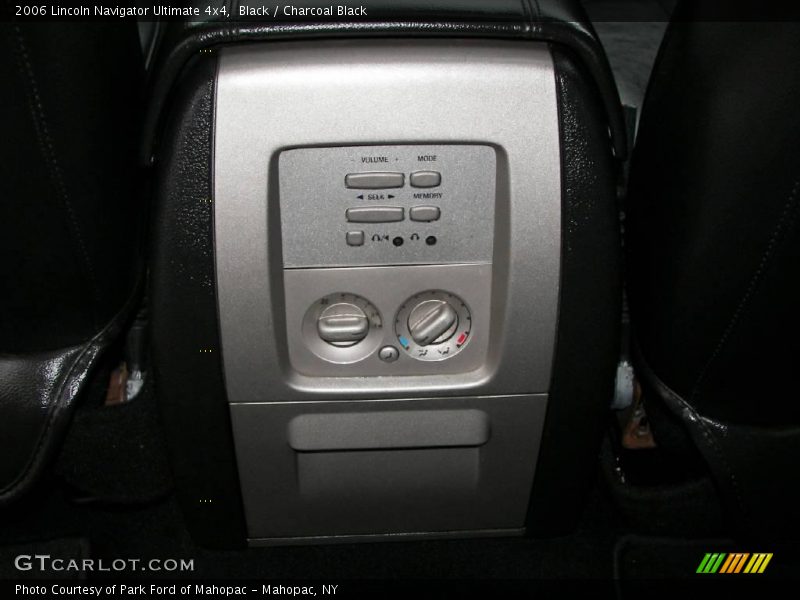 Black / Charcoal Black 2006 Lincoln Navigator Ultimate 4x4