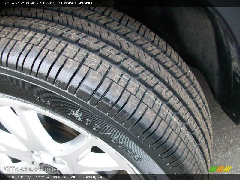 Ice White / Graphite 2004 Volvo XC90 2.5T AWD