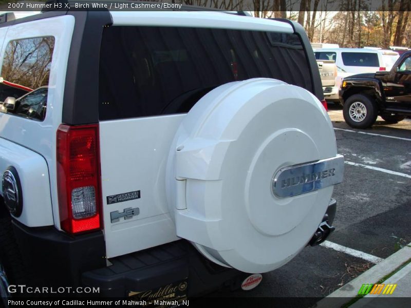 Birch White / Light Cashmere/Ebony 2007 Hummer H3 X
