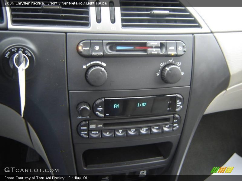 Bright Silver Metallic / Light Taupe 2006 Chrysler Pacifica