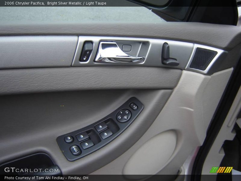 Bright Silver Metallic / Light Taupe 2006 Chrysler Pacifica