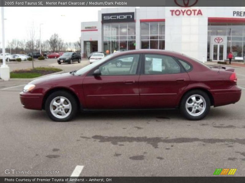 Merlot Pearl Clearcoat / Medium/Dark Pebble 2005 Ford Taurus SE