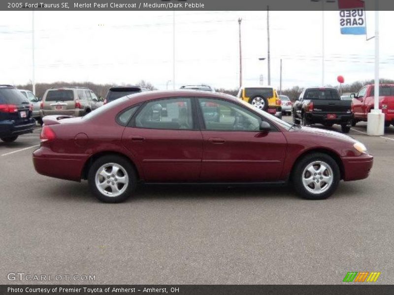 Merlot Pearl Clearcoat / Medium/Dark Pebble 2005 Ford Taurus SE