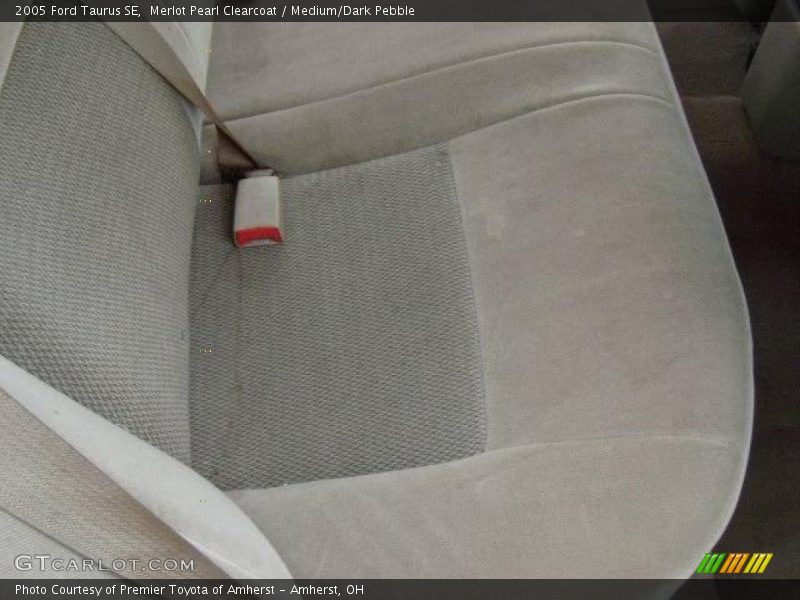 Merlot Pearl Clearcoat / Medium/Dark Pebble 2005 Ford Taurus SE
