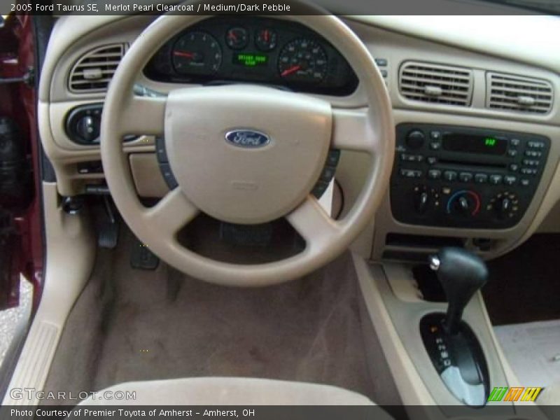 Merlot Pearl Clearcoat / Medium/Dark Pebble 2005 Ford Taurus SE