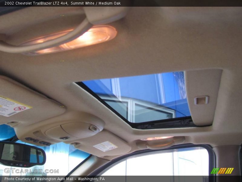Summit White / Medium Oak 2002 Chevrolet TrailBlazer LTZ 4x4