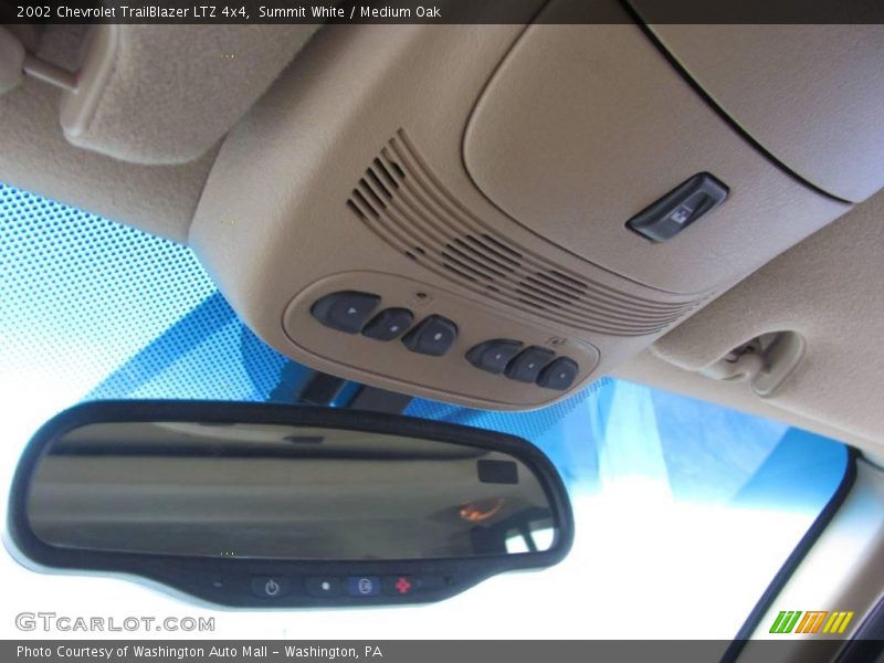 Summit White / Medium Oak 2002 Chevrolet TrailBlazer LTZ 4x4