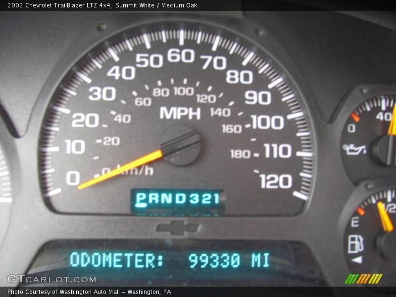 Summit White / Medium Oak 2002 Chevrolet TrailBlazer LTZ 4x4