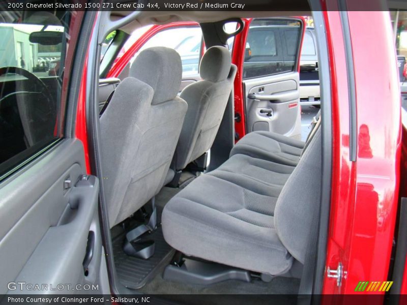 Victory Red / Medium Gray 2005 Chevrolet Silverado 1500 Z71 Crew Cab 4x4