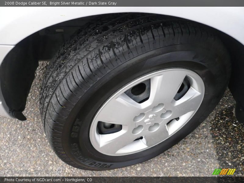 Bright Silver Metallic / Dark Slate Gray 2008 Dodge Caliber SE