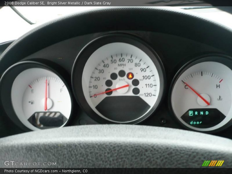 Bright Silver Metallic / Dark Slate Gray 2008 Dodge Caliber SE