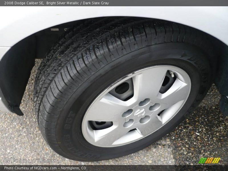 Bright Silver Metallic / Dark Slate Gray 2008 Dodge Caliber SE