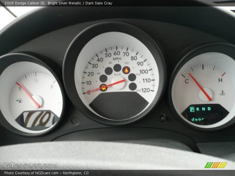 Bright Silver Metallic / Dark Slate Gray 2008 Dodge Caliber SE