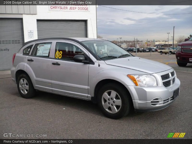 Bright Silver Metallic / Dark Slate Gray 2008 Dodge Caliber SE