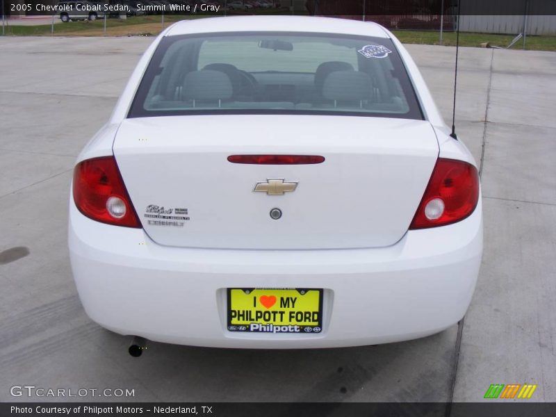 Summit White / Gray 2005 Chevrolet Cobalt Sedan