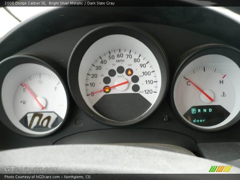 Bright Silver Metallic / Dark Slate Gray 2008 Dodge Caliber SE