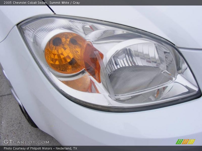 Summit White / Gray 2005 Chevrolet Cobalt Sedan