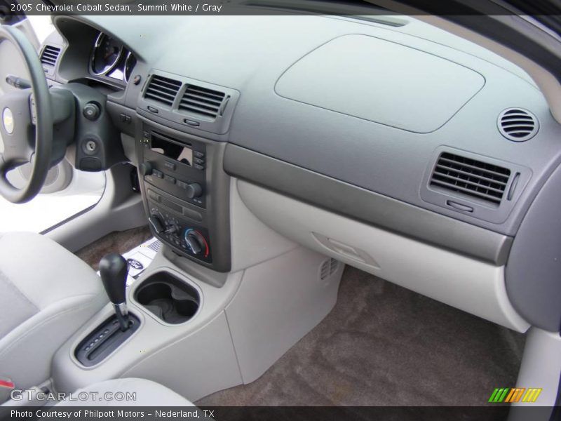 Summit White / Gray 2005 Chevrolet Cobalt Sedan