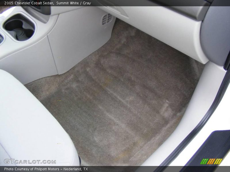 Summit White / Gray 2005 Chevrolet Cobalt Sedan