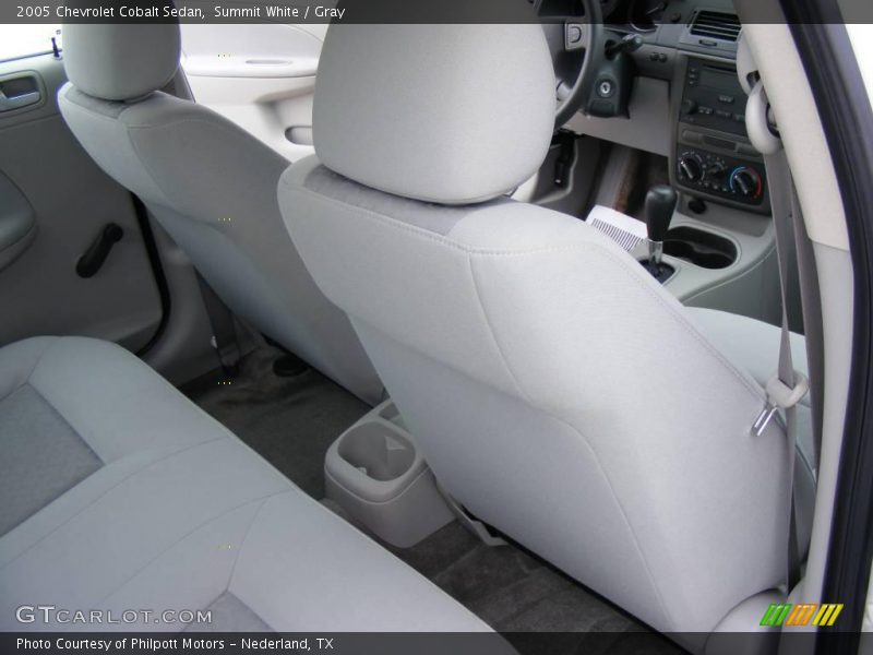 Summit White / Gray 2005 Chevrolet Cobalt Sedan