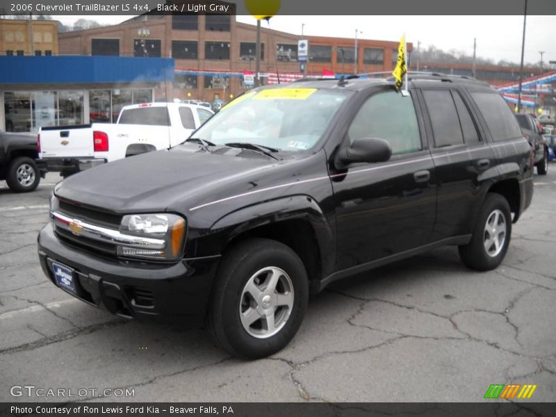 Black / Light Gray 2006 Chevrolet TrailBlazer LS 4x4