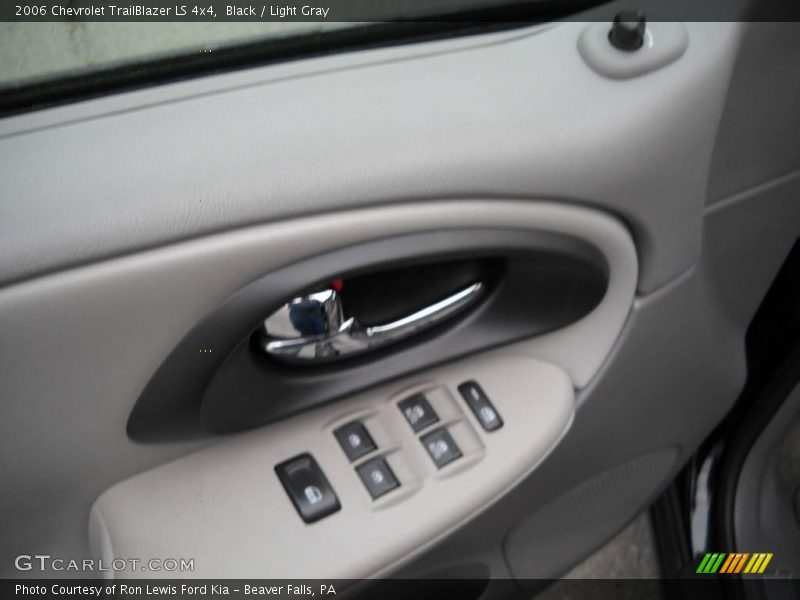 Black / Light Gray 2006 Chevrolet TrailBlazer LS 4x4
