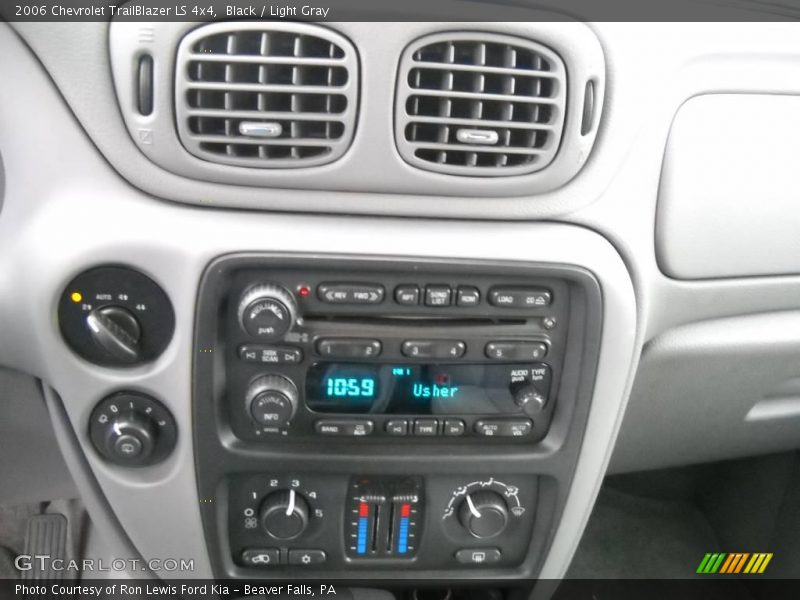 Black / Light Gray 2006 Chevrolet TrailBlazer LS 4x4