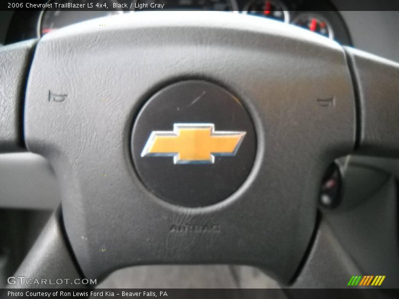 Black / Light Gray 2006 Chevrolet TrailBlazer LS 4x4