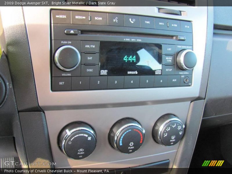 Bright Silver Metallic / Dark Slate Gray 2009 Dodge Avenger SXT