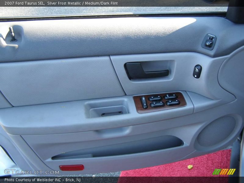 Silver Frost Metallic / Medium/Dark Flint 2007 Ford Taurus SEL