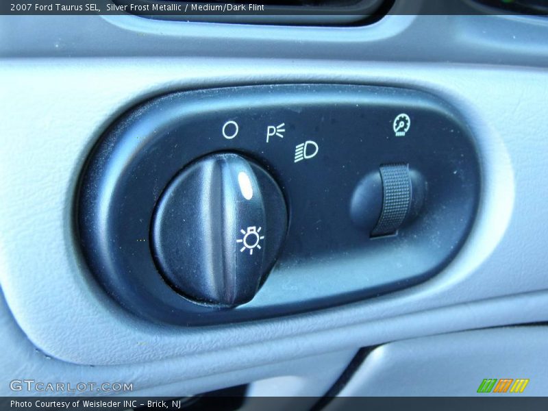 Silver Frost Metallic / Medium/Dark Flint 2007 Ford Taurus SEL
