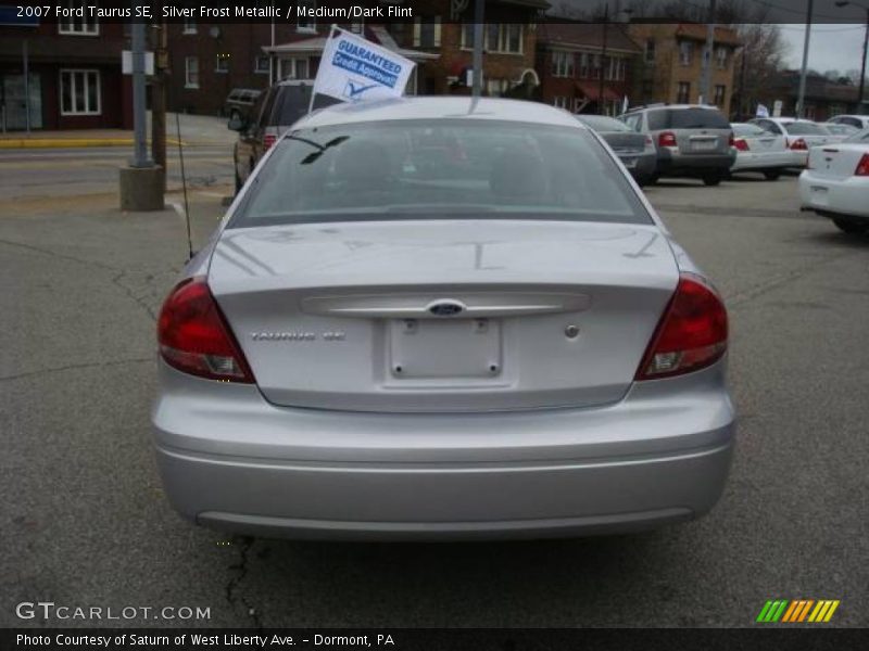 Silver Frost Metallic / Medium/Dark Flint 2007 Ford Taurus SE