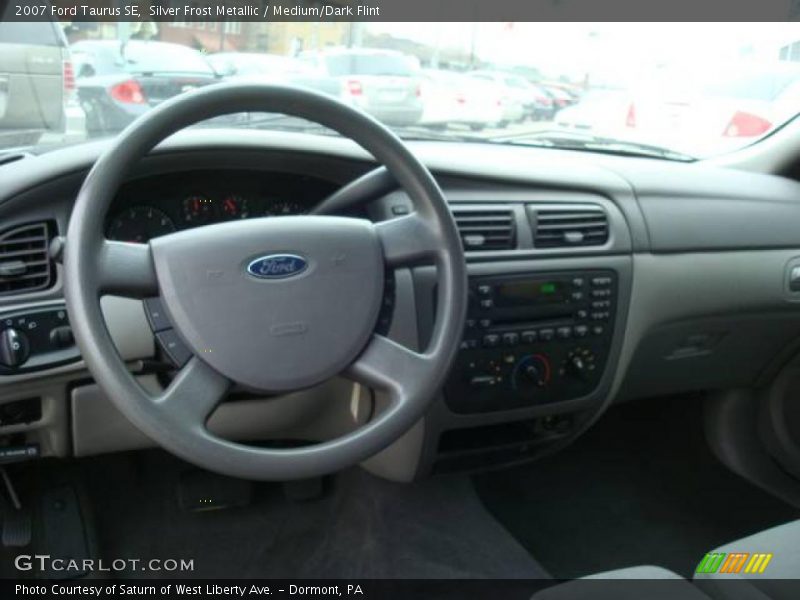 Silver Frost Metallic / Medium/Dark Flint 2007 Ford Taurus SE