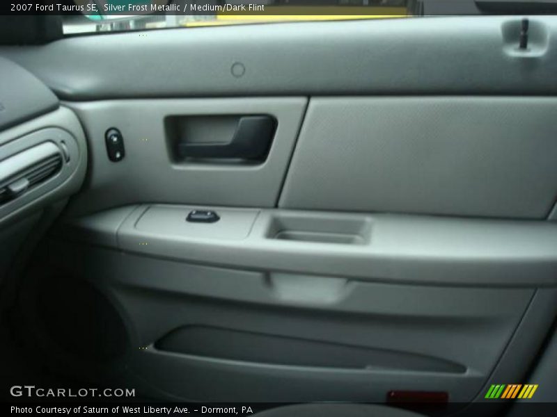 Silver Frost Metallic / Medium/Dark Flint 2007 Ford Taurus SE