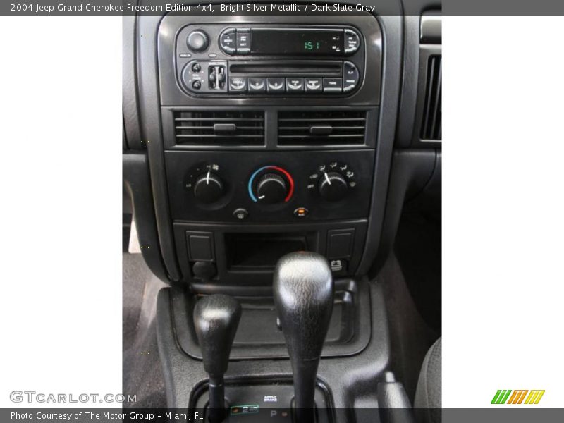 Controls of 2004 Grand Cherokee Freedom Edition 4x4