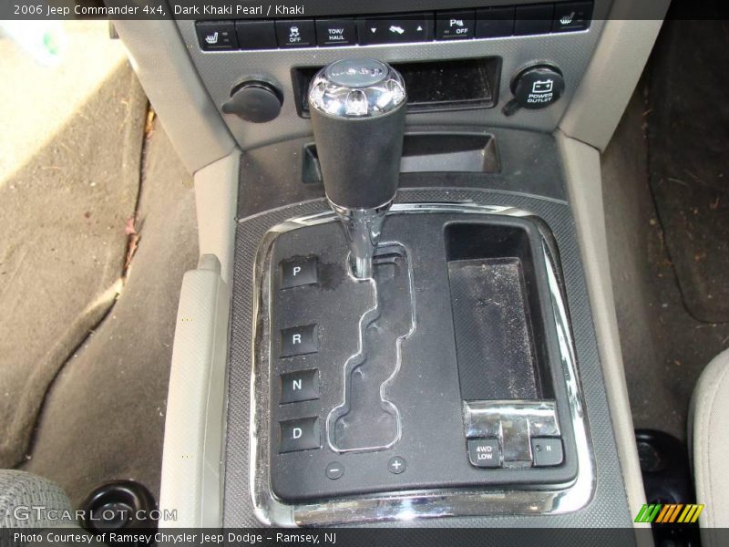 Dark Khaki Pearl / Khaki 2006 Jeep Commander 4x4