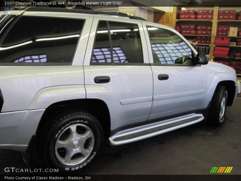 Moondust Metallic / Light Gray 2007 Chevrolet TrailBlazer LS 4x4