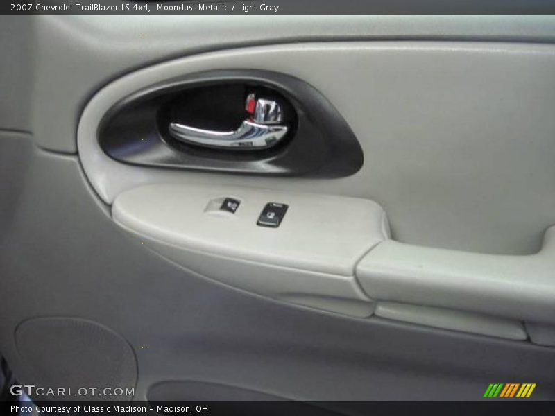 Moondust Metallic / Light Gray 2007 Chevrolet TrailBlazer LS 4x4