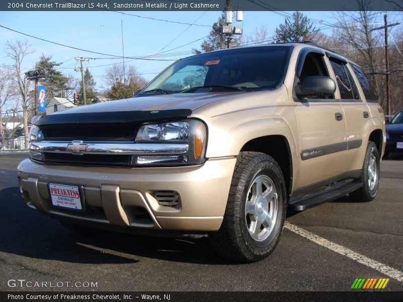 Sandstone Metallic / Light Cashmere 2004 Chevrolet TrailBlazer LS 4x4