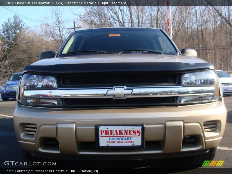 Sandstone Metallic / Light Cashmere 2004 Chevrolet TrailBlazer LS 4x4