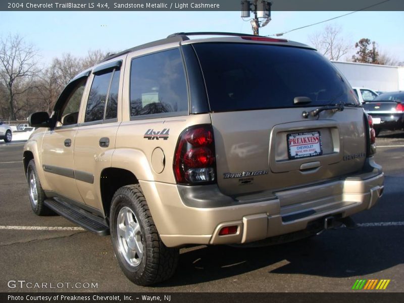 Sandstone Metallic / Light Cashmere 2004 Chevrolet TrailBlazer LS 4x4