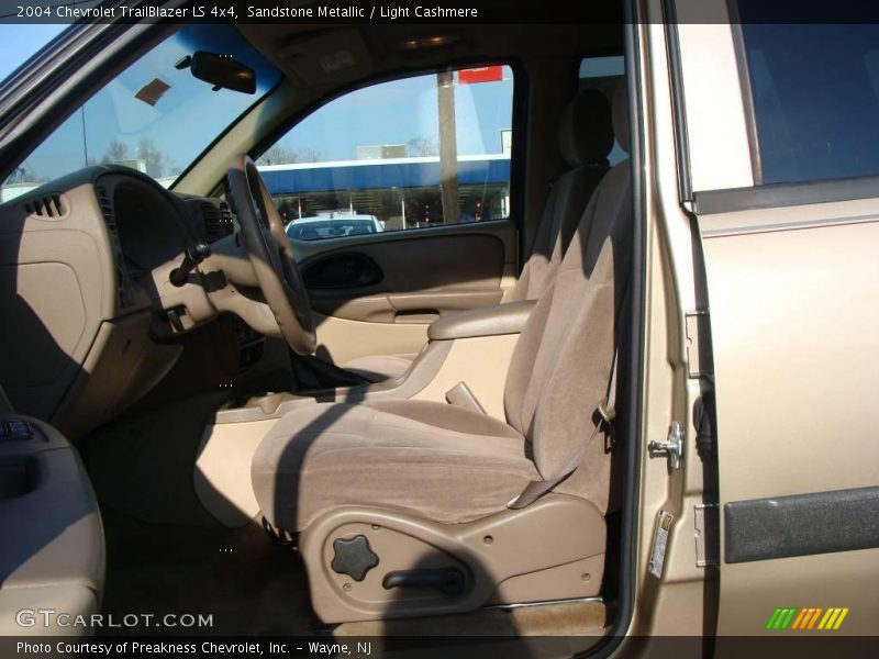 Sandstone Metallic / Light Cashmere 2004 Chevrolet TrailBlazer LS 4x4
