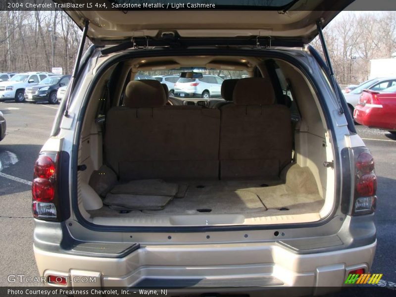 Sandstone Metallic / Light Cashmere 2004 Chevrolet TrailBlazer LS 4x4