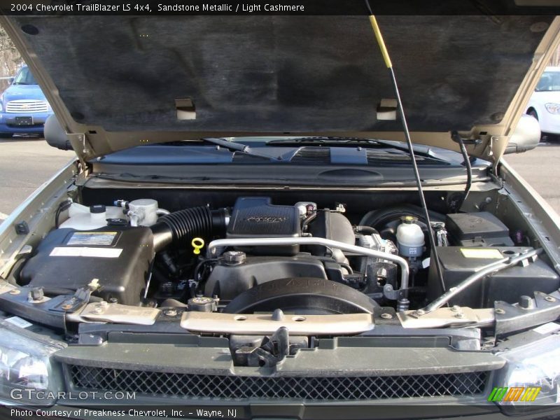 Sandstone Metallic / Light Cashmere 2004 Chevrolet TrailBlazer LS 4x4