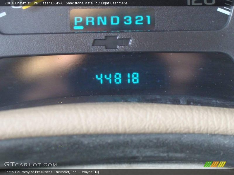 Sandstone Metallic / Light Cashmere 2004 Chevrolet TrailBlazer LS 4x4