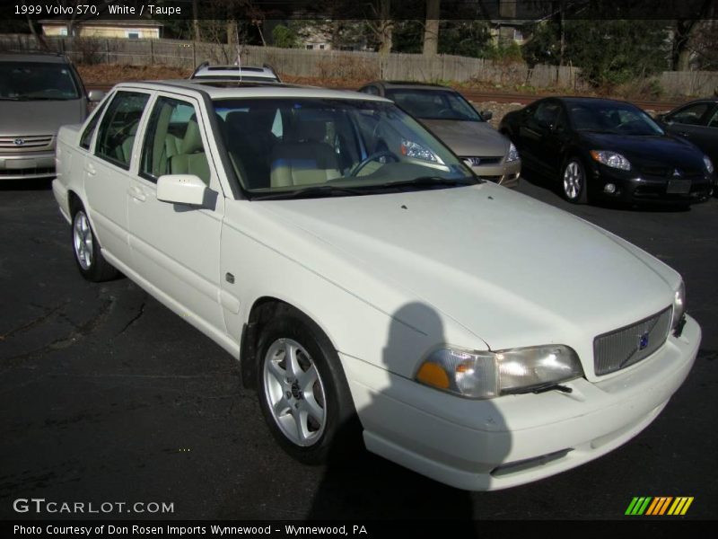 White / Taupe 1999 Volvo S70